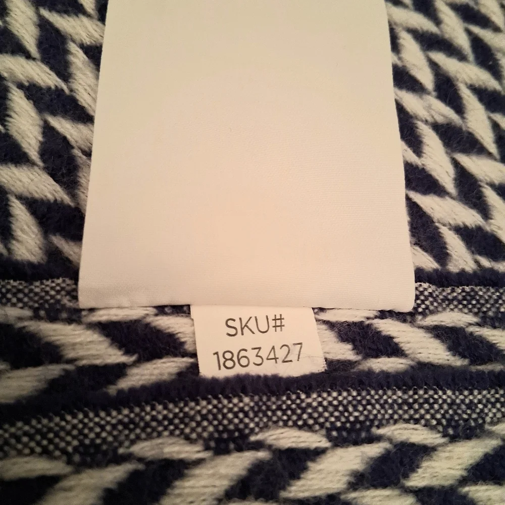 WEST ELM Lightweight Throw 55